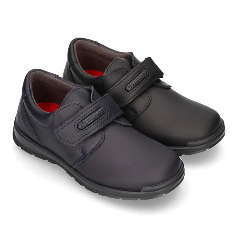 Zapato colegio tipo Blucher sin cordones en piel lavable.