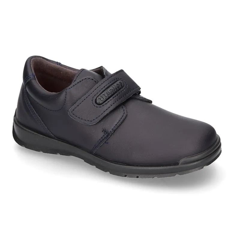 Zapato colegio tipo Blucher sin cordones en piel lavable.