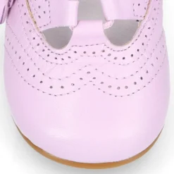 Zapato niño INGLES con cordones y borlas en piel napa LILA.