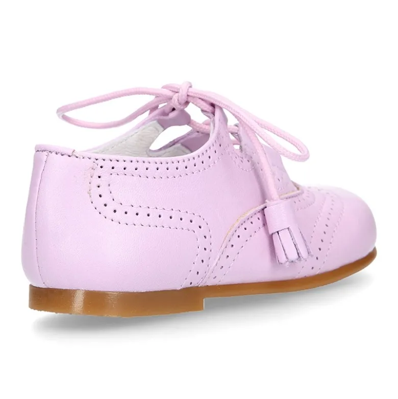 Zapato niño INGLES con cordones y borlas en piel napa LILA.