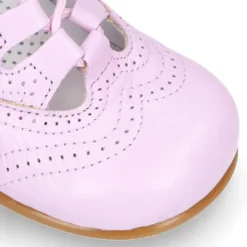 Zapato niño INGLES con cordones y borlas en piel napa LILA.