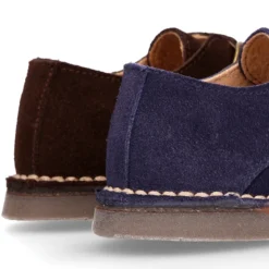Zapato Niño tipo Blucher con hebilla en piel Serraje.