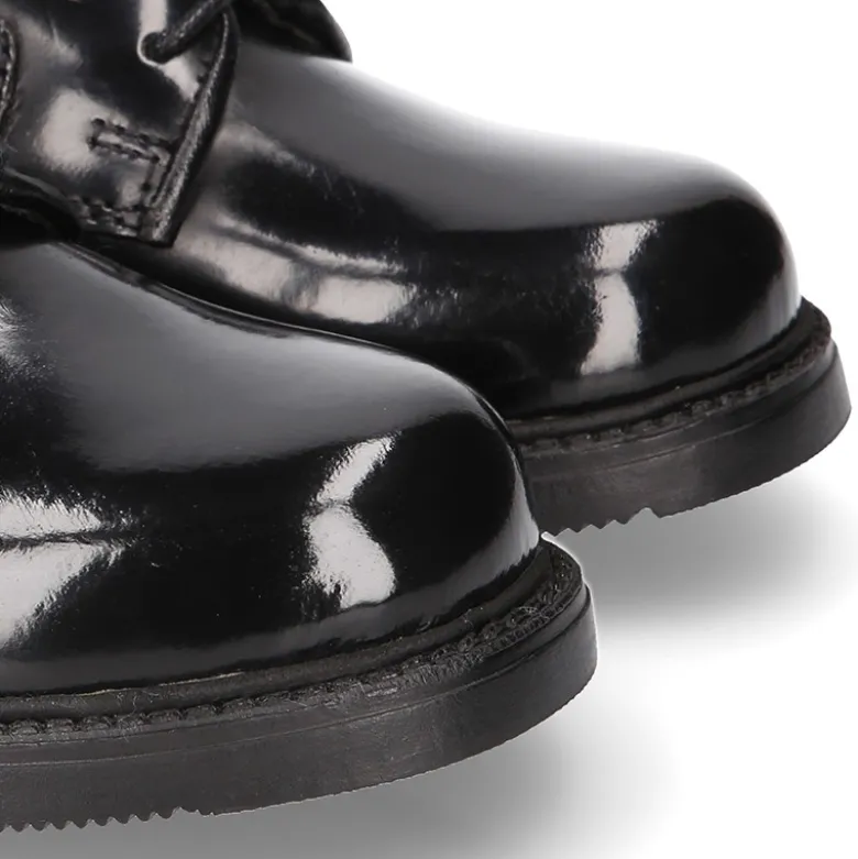 Zapato tipo blucher con cordones en piel antik