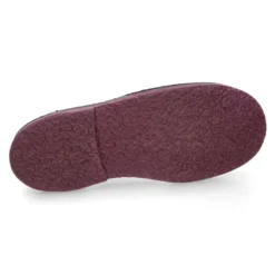 Zapato tipo blucher con cordones, suela y cosidos a contraste en serraje.