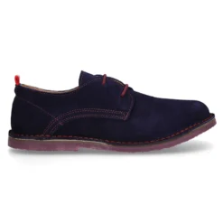 Zapato tipo blucher con cordones, suela y cosidos a contraste en serraje.