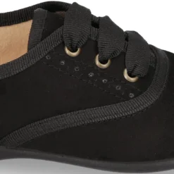Zapato tipo BLUCHER niños en Serratex NEGRO con picados.