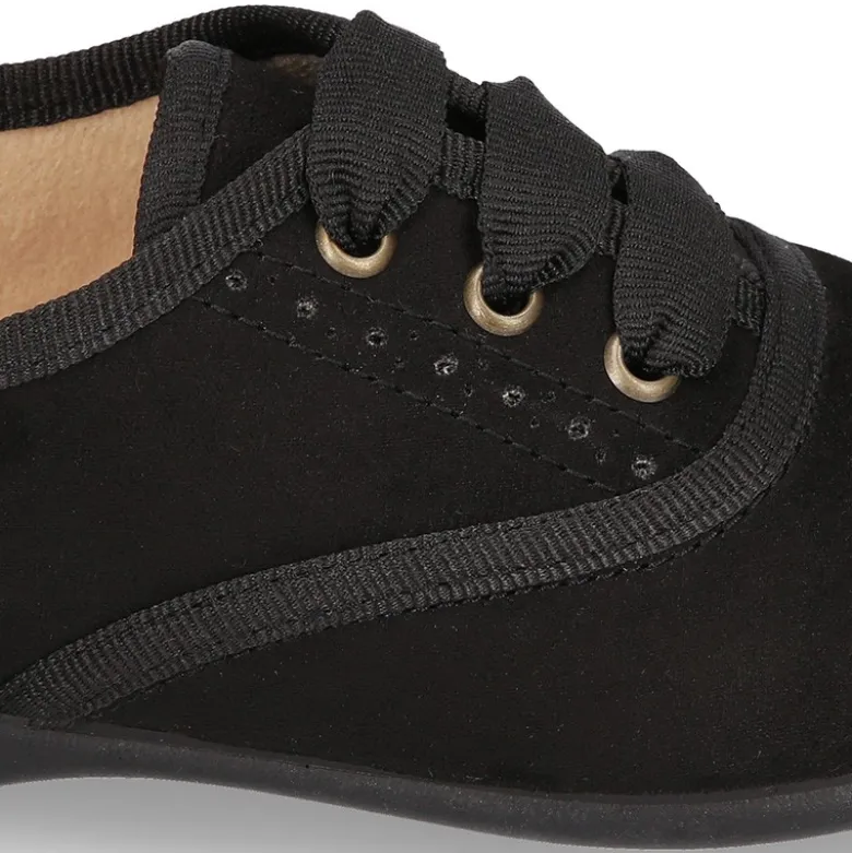 Zapato tipo BLUCHER niños en Serratex NEGRO con picados.