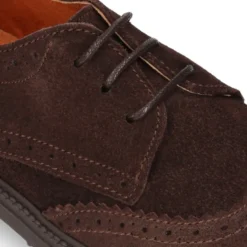 Zapato vestir Niño tipo Blucher con cordones y picados en piel Serraje.