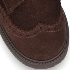 Zapato vestir Niño tipo Blucher con cordones y picados en piel Serraje.