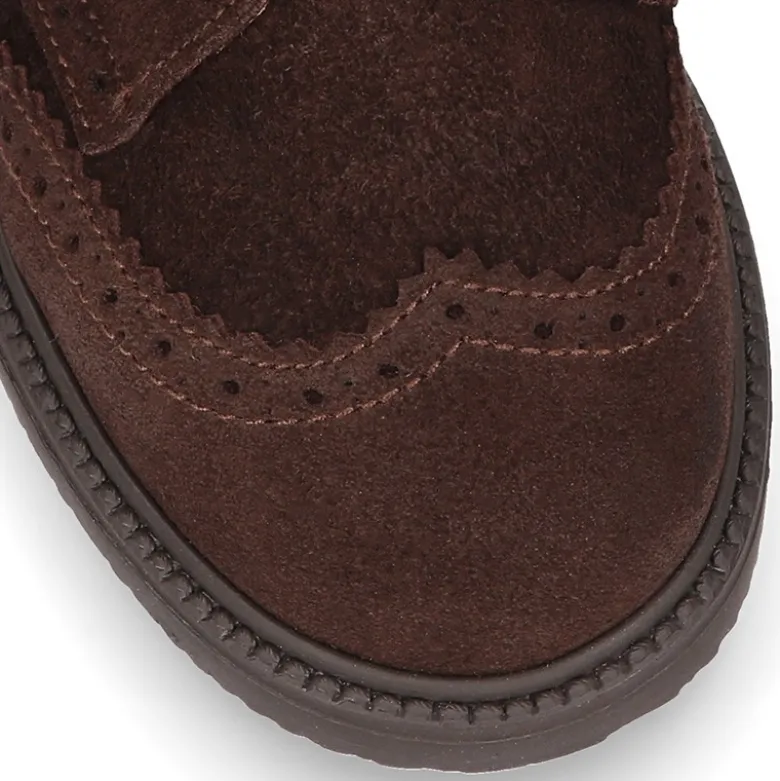 Zapato vestir Niño tipo Blucher con cordones y picados en piel Serraje.